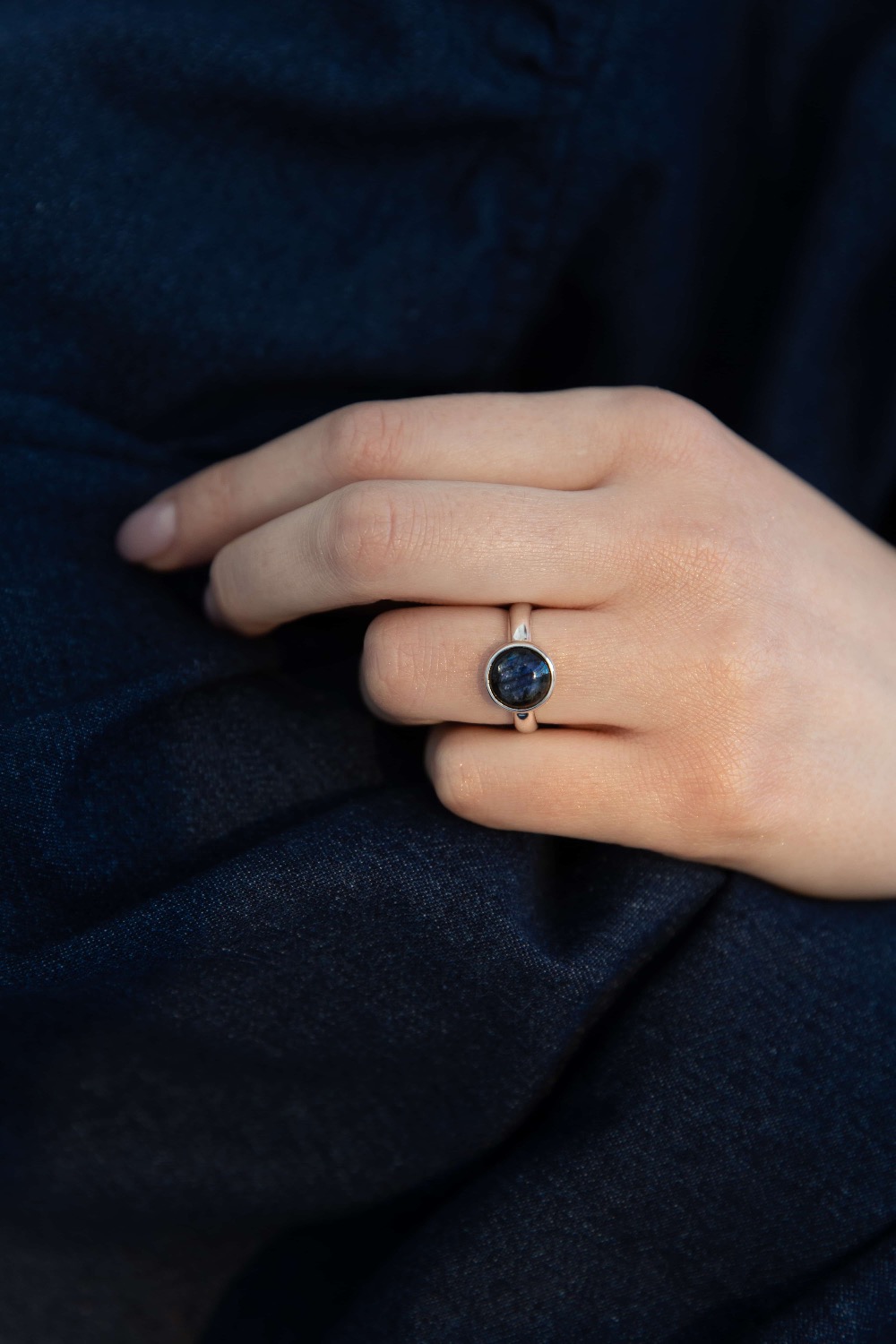 Камень лабрадорит: описание, свойства и кому подходит Камень лабрадорит: описание, свойства и кому подходит